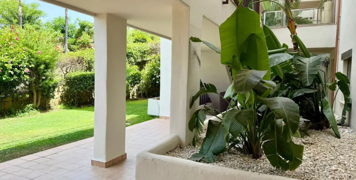 Long-term rent of ground floor apartment in Estepona 3