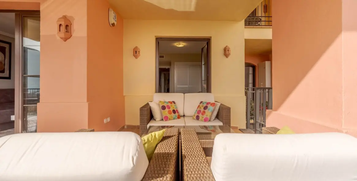 Long-term rent of ground floor apartment in Los Arqueros 5