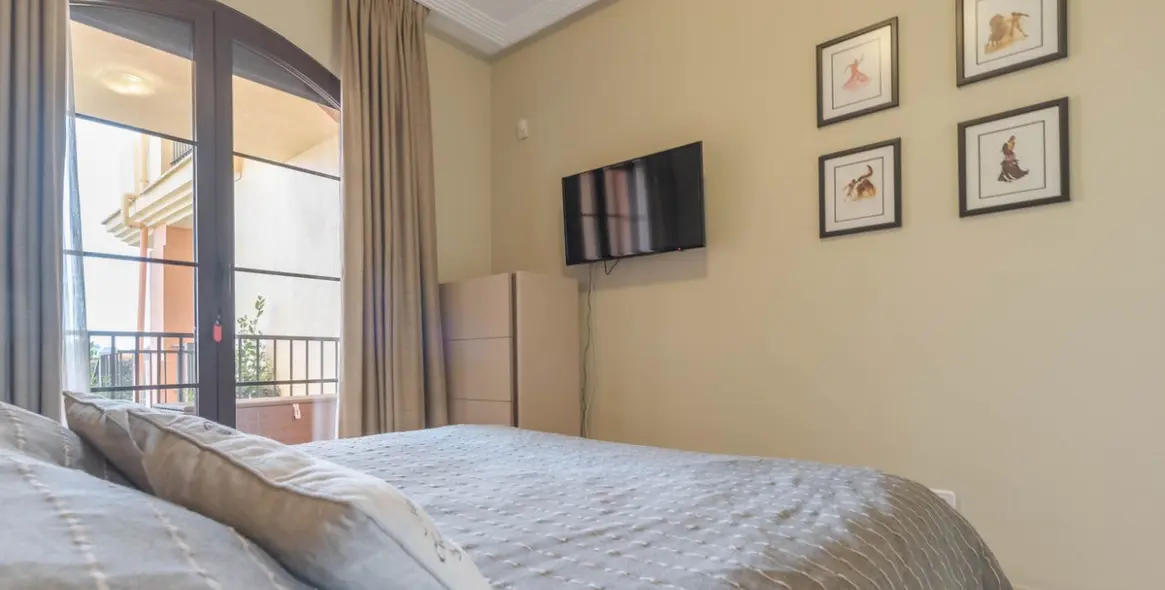 Long-term rent of ground floor apartment in Los Arqueros 20