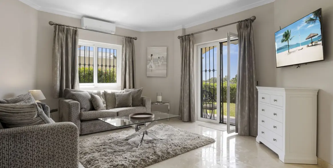 Long-term rent of ground floor apartment in La Quinta 7