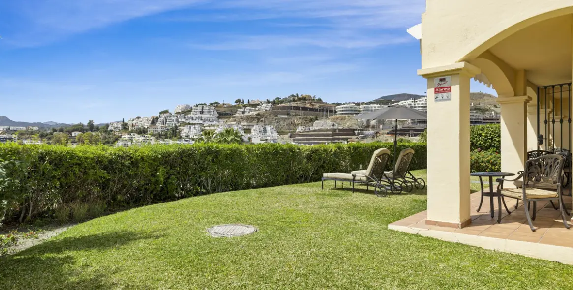 Long-term rent of ground floor apartment in La Quinta 11