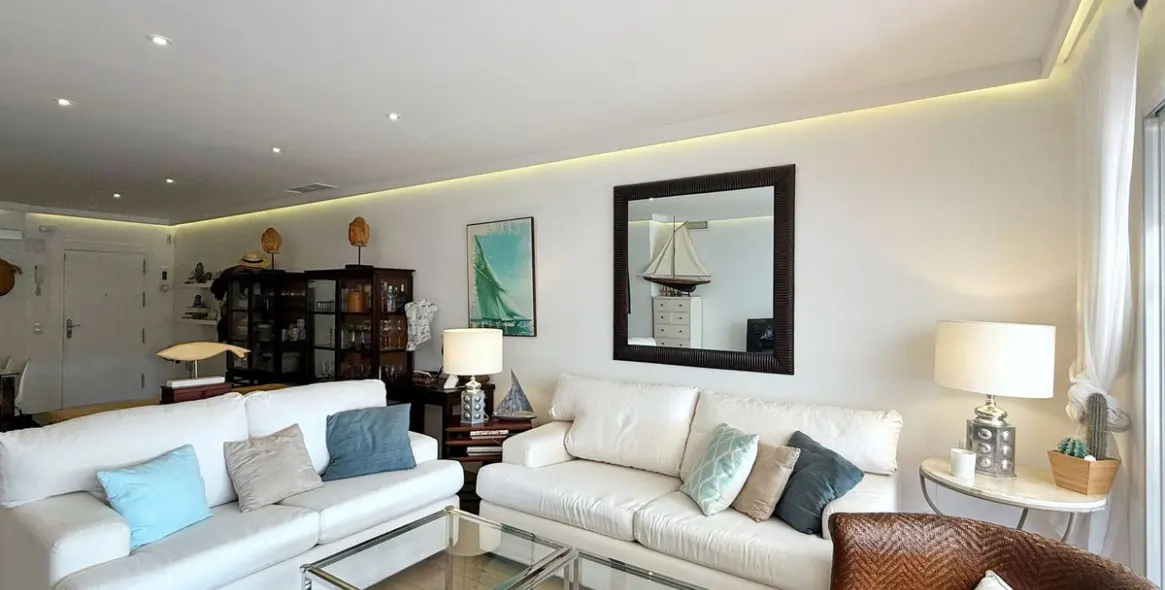 Long-term rent of middle floor apartment in La Quinta 1