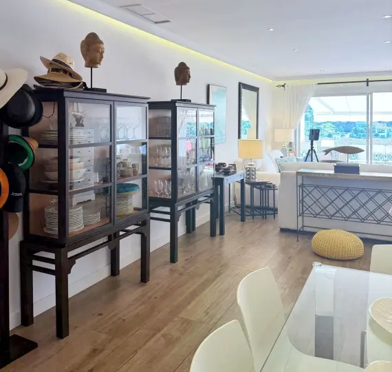 Долгосрочная аренда апартаментов на среднем этаже в La Quinta