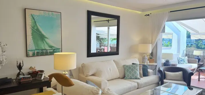 Long-term rent of middle floor apartment in La Quinta 2