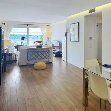 Long-term rent of middle floor apartment in La Quinta