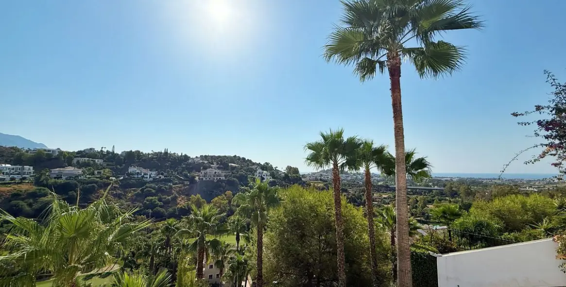 Долгосрочная аренда апартаментов на среднем этаже в La Quinta 25