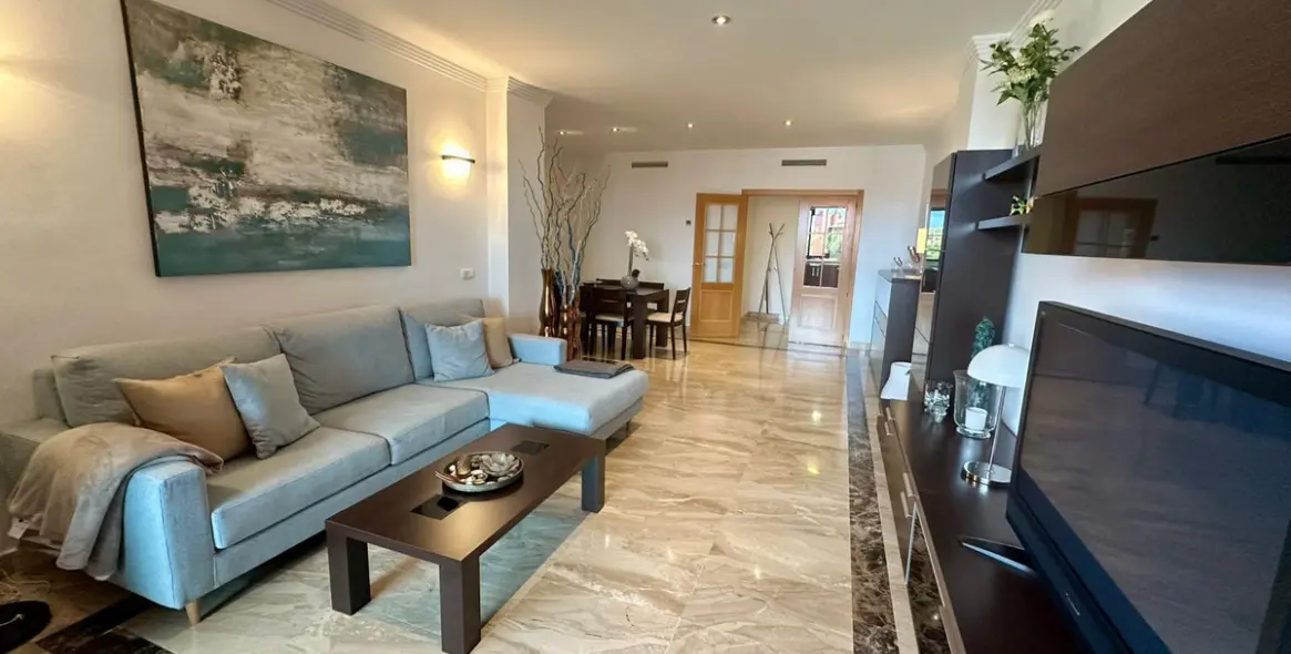 Продажа апартаментов на среднем этаже в Estepona 3