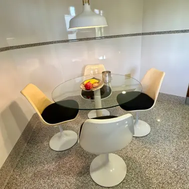 Sale of middle floor apartment in Estepona