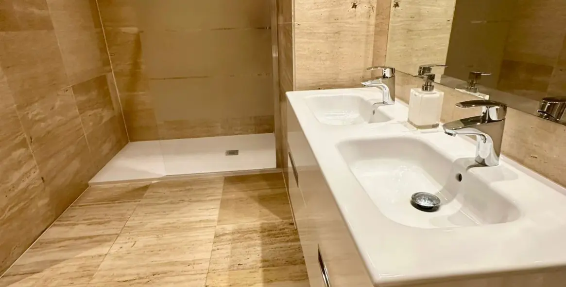 Продажа апартаментов на среднем этаже в Estepona 14