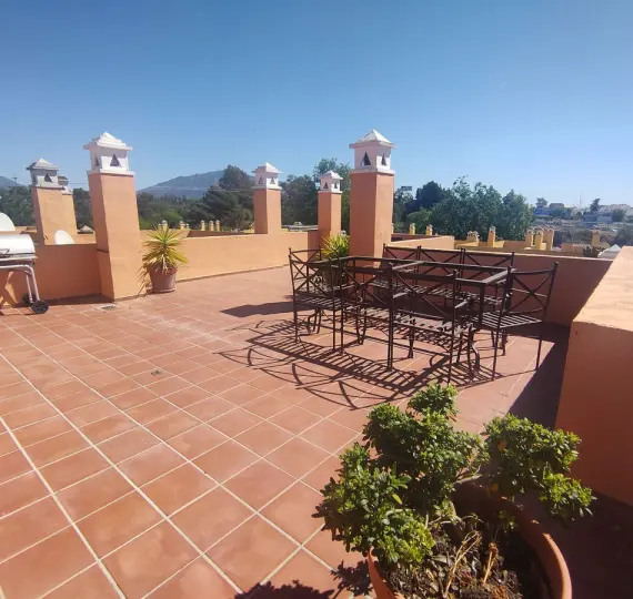 Long-term rent of penthouse duplex in Guadalmina Alta