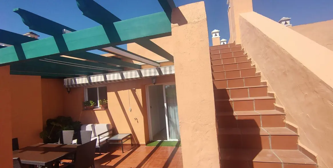 Долгосрочная аренда двухуровневого пентхауса в Guadalmina Alta 25