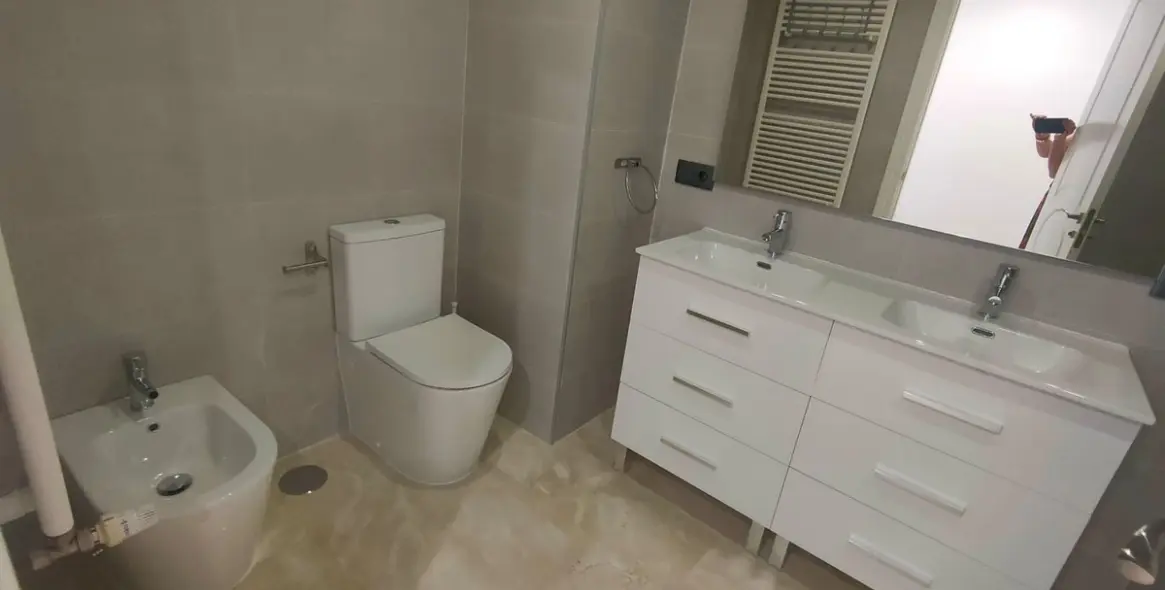 Долгосрочная аренда двухуровневого пентхауса в Guadalmina Alta 28