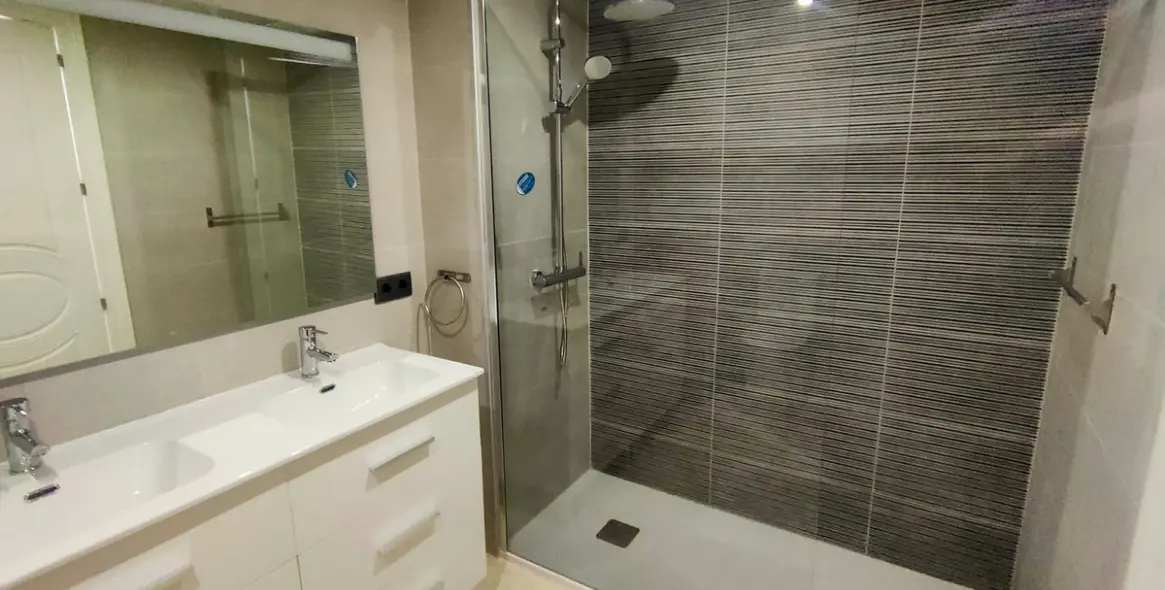 Долгосрочная аренда двухуровневого пентхауса в Guadalmina Alta 29