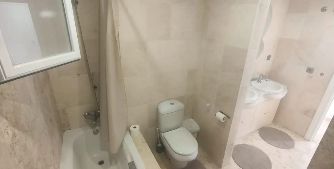 Долгосрочная аренда двухуровневого пентхауса в Guadalmina Alta 37