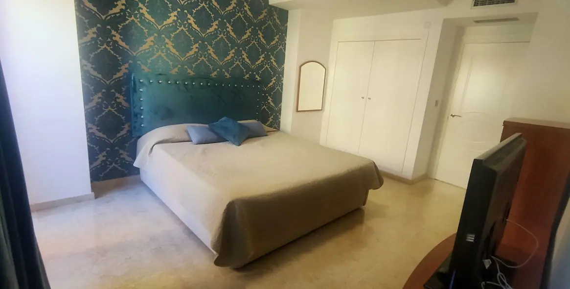 Долгосрочная аренда двухуровневого пентхауса в Guadalmina Alta 38