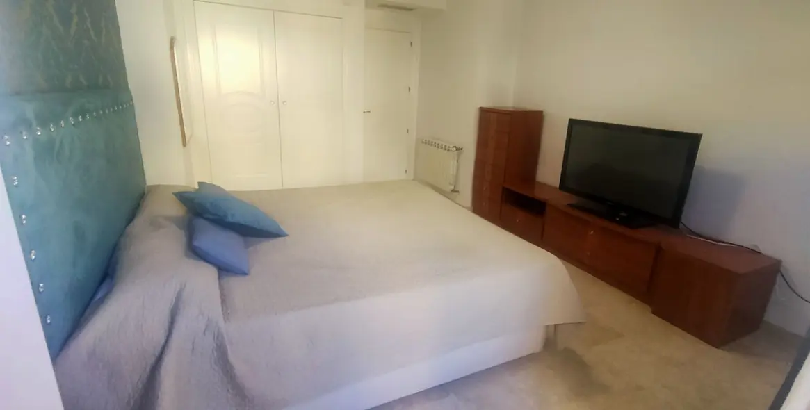 Долгосрочная аренда двухуровневого пентхауса в Guadalmina Alta 40