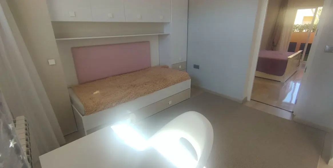 Долгосрочная аренда двухуровневого пентхауса в Guadalmina Alta 45