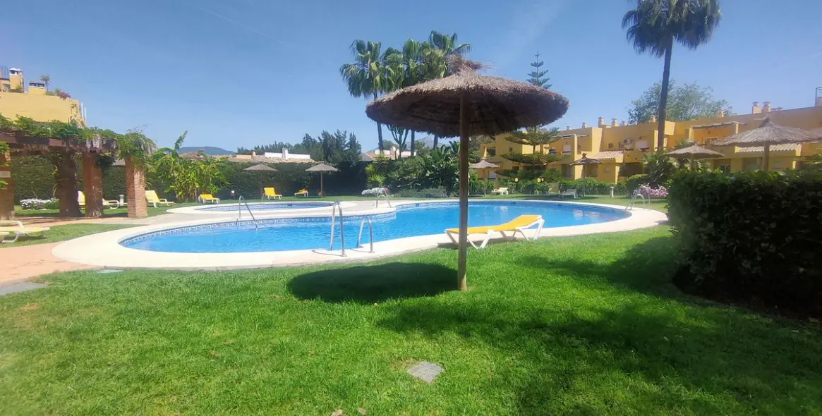 Долгосрочная аренда двухуровневого пентхауса в Guadalmina Alta 47