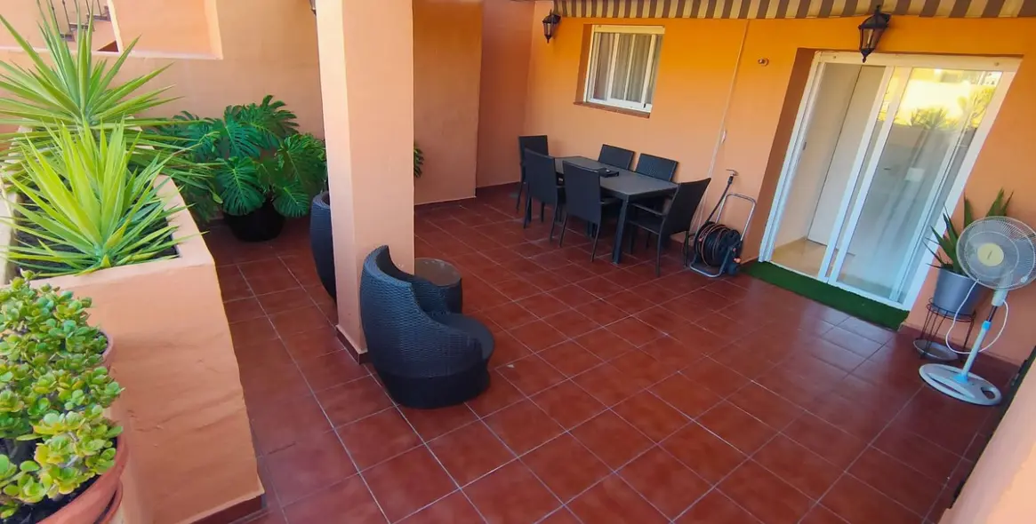 Долгосрочная аренда двухуровневого пентхауса в Guadalmina Alta 55