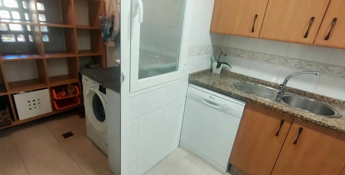 Долгосрочная аренда двухуровневого пентхауса в Guadalmina Alta 62