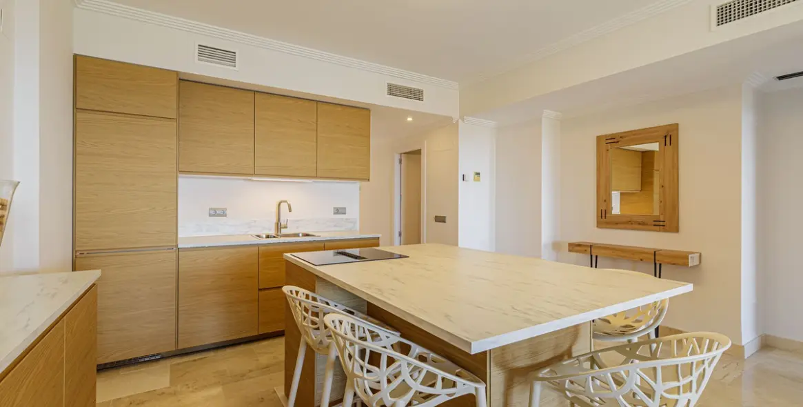 Long-term rent of middle floor apartment in Benahavís 2