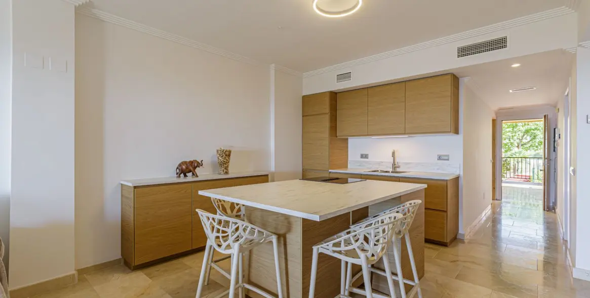 Long-term rent of middle floor apartment in Benahavís 5