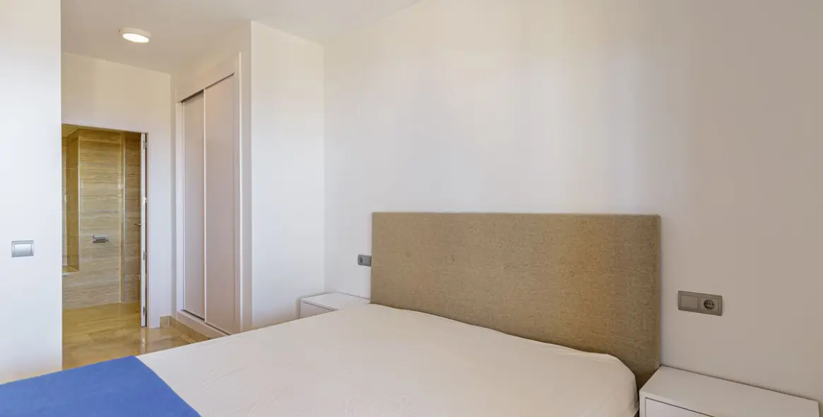 Long-term rent of middle floor apartment in Benahavís 8