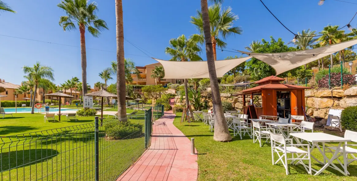 Long-term rent of middle floor apartment in Benahavís 19