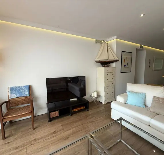 Долгосрочная аренда апартаментов на среднем этаже в La Quinta