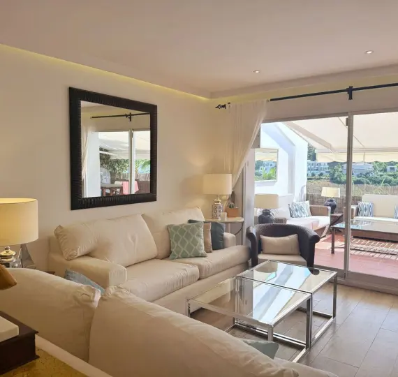 Долгосрочная аренда апартаментов на среднем этаже в La Quinta