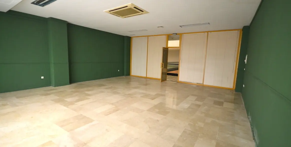 Long-term rent of office in Puerto Banús 3