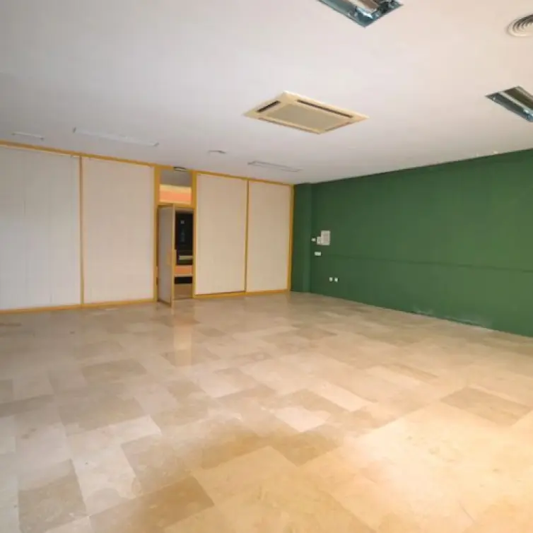 Sale of office in Puerto Banús