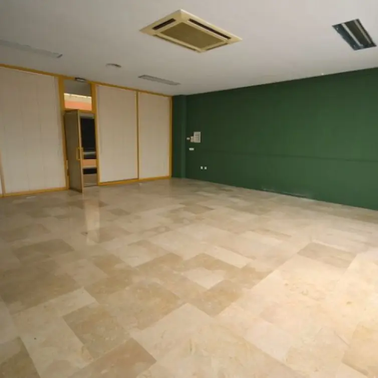 Sale of office in Puerto Banús