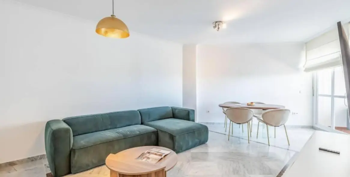 Alquiler a largo plazo de apartamento en planta media en San Pedro de Alcántara 3