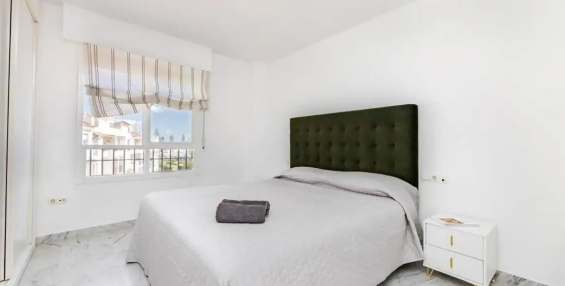 Alquiler a largo plazo de apartamento en planta media en San Pedro de Alcántara 9