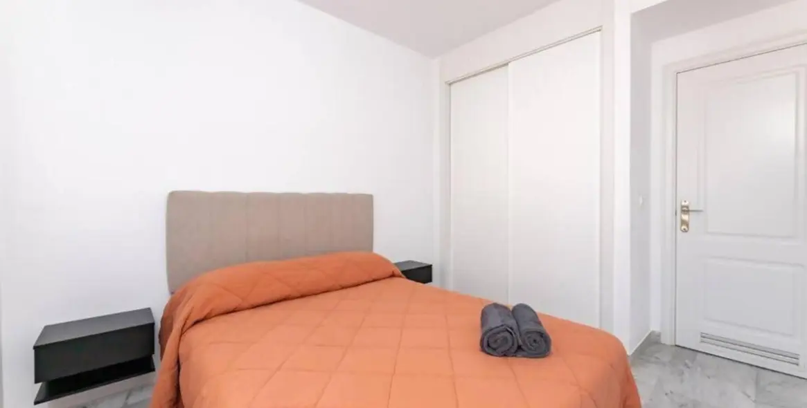 Alquiler a largo plazo de apartamento en planta media en San Pedro de Alcántara 13