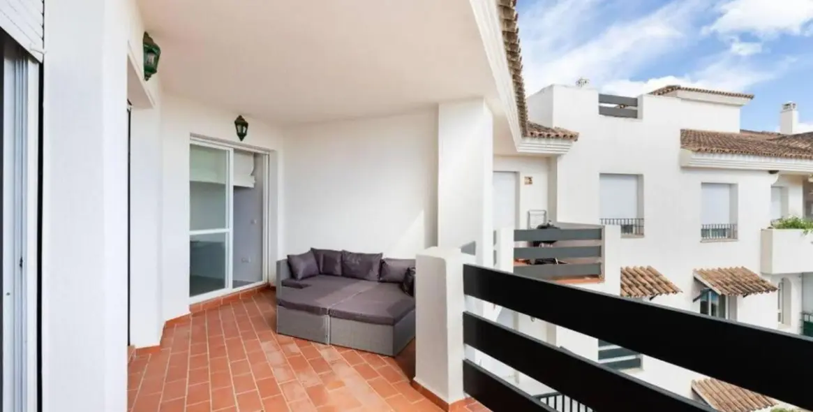 Alquiler a largo plazo de apartamento en planta media en San Pedro de Alcántara 17