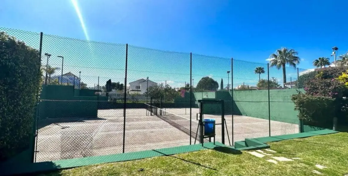Alquiler a largo plazo de apartamento en planta media en San Pedro de Alcántara 19