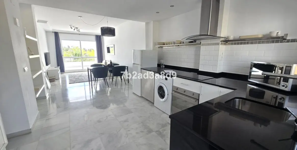 Long-term rent of middle floor apartment in Nueva Andalucía 2