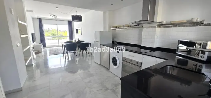 Long-term rent of middle floor apartment in Nueva Andalucía 1