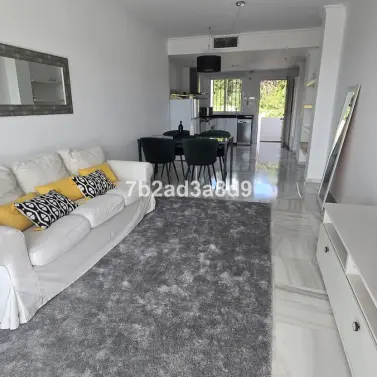 Long-term rent of middle floor apartment in Nueva Andalucía