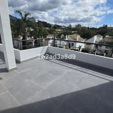 Long-term rent of middle floor apartment in Nueva Andalucía