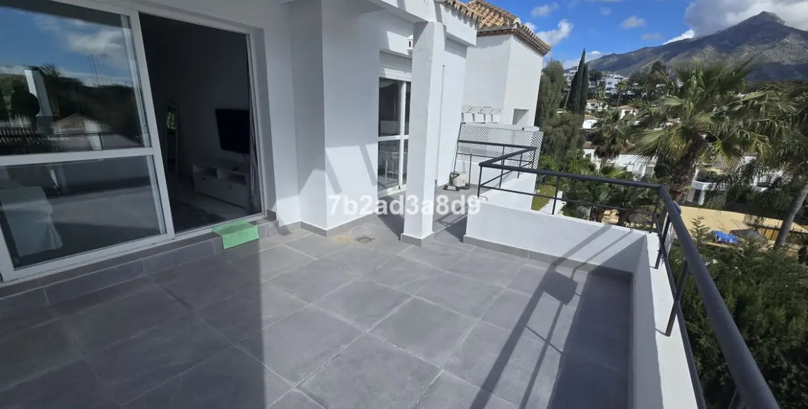 Long-term rent of middle floor apartment in Nueva Andalucía 5