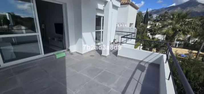 Long-term rent of middle floor apartment in Nueva Andalucía 4