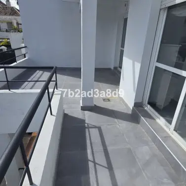 Long-term rent of middle floor apartment in Nueva Andalucía