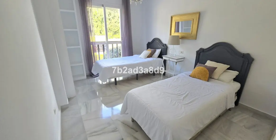 Long-term rent of middle floor apartment in Nueva Andalucía 9