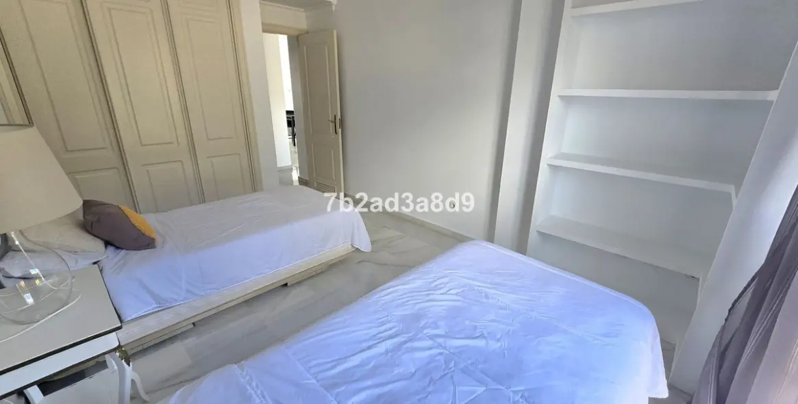 Long-term rent of middle floor apartment in Nueva Andalucía 10