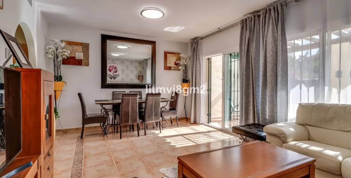 Short-term rent of townhouse in Calahonda 7
