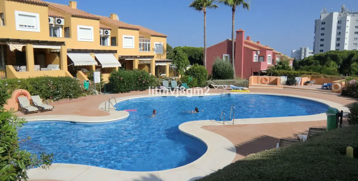Short-term rent of townhouse in Calahonda 8