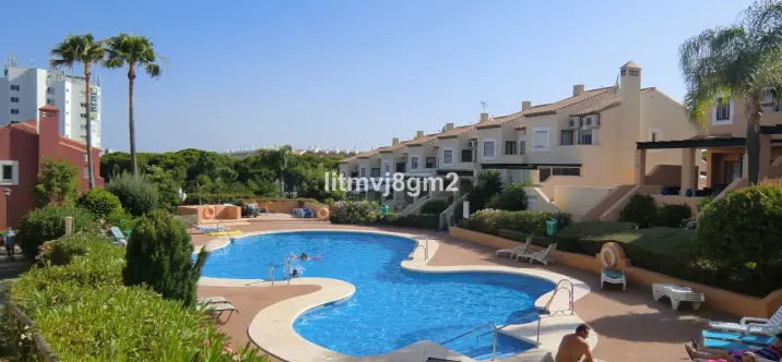 Sale of townhouse in Calahonda 0
